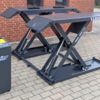 Bulldog Lifters 3.5 ton flytbar sakselift PM002S med ekstra bredde og løftehøjde til biler inkl gratis flytte kit - Perfekt som klargørings og dæk lift