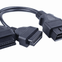 OBD2-Splitterkabel – Stecker auf 2× Buchse (Y-Adapter)